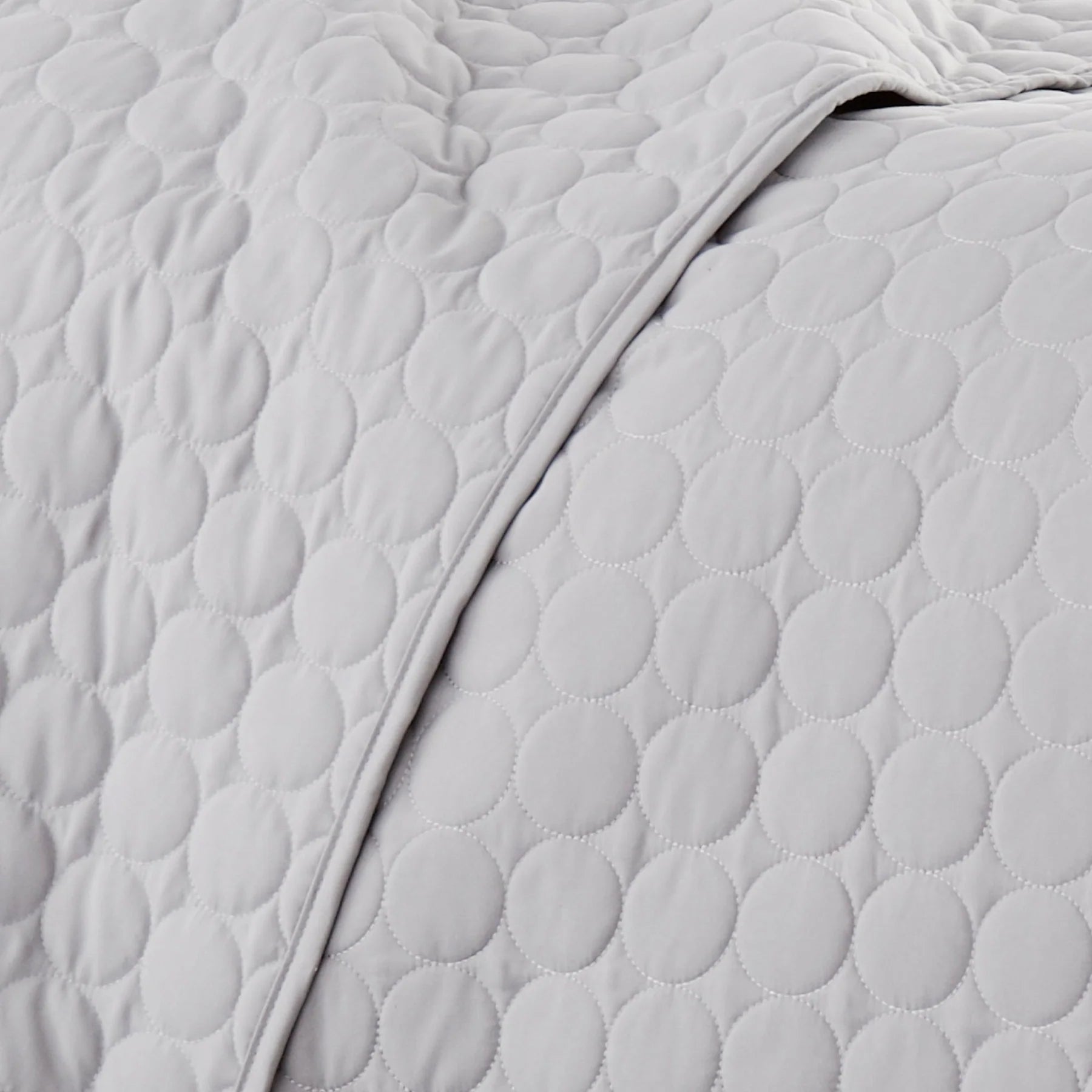 Circles Classic Quilt Set, Light Grey