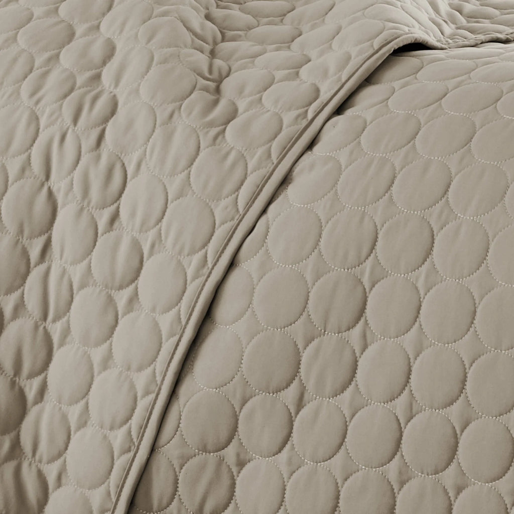 Circles Classic Quilt Set, Taupe