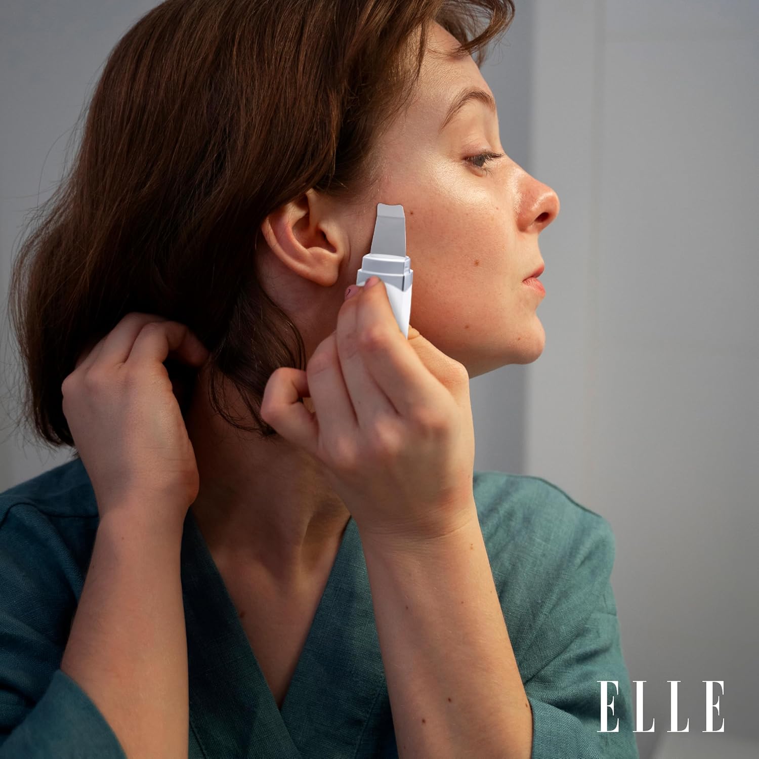 ELLE Ultrasonic Exfoliating Skin Spatula