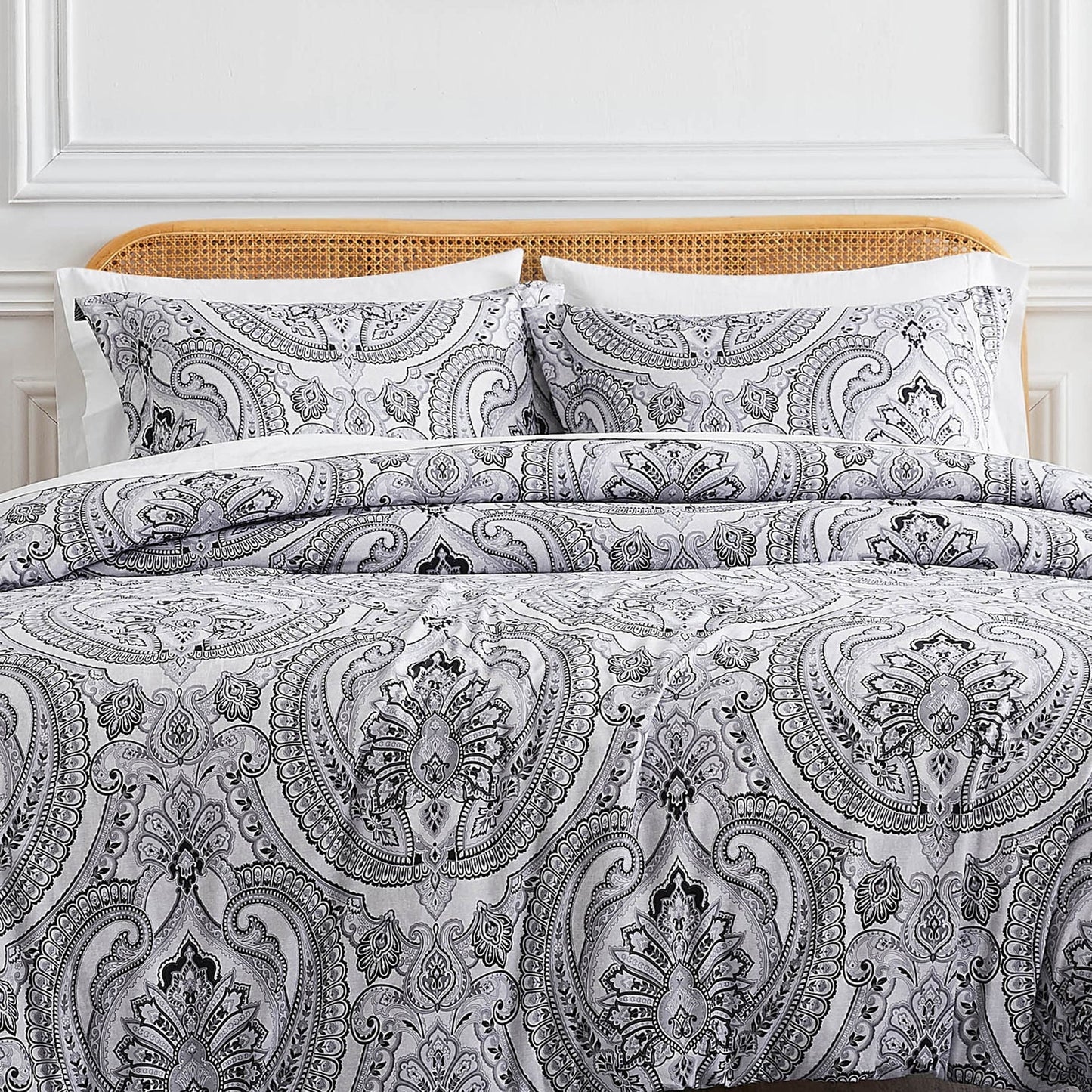 Royal Paisley Comforter Set, Black