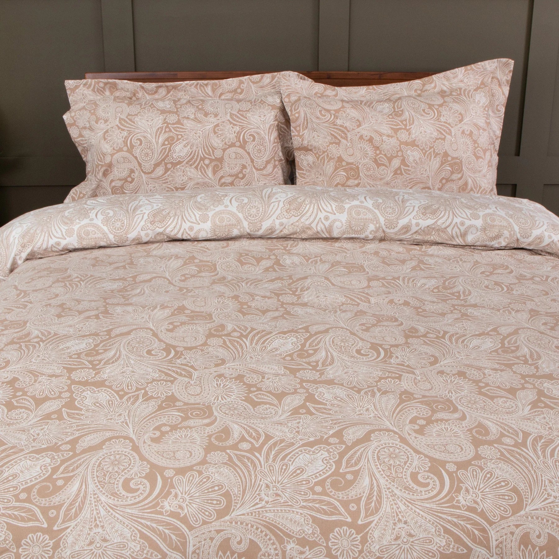 Paisly Garden Reversible Comforter Set, Taupe