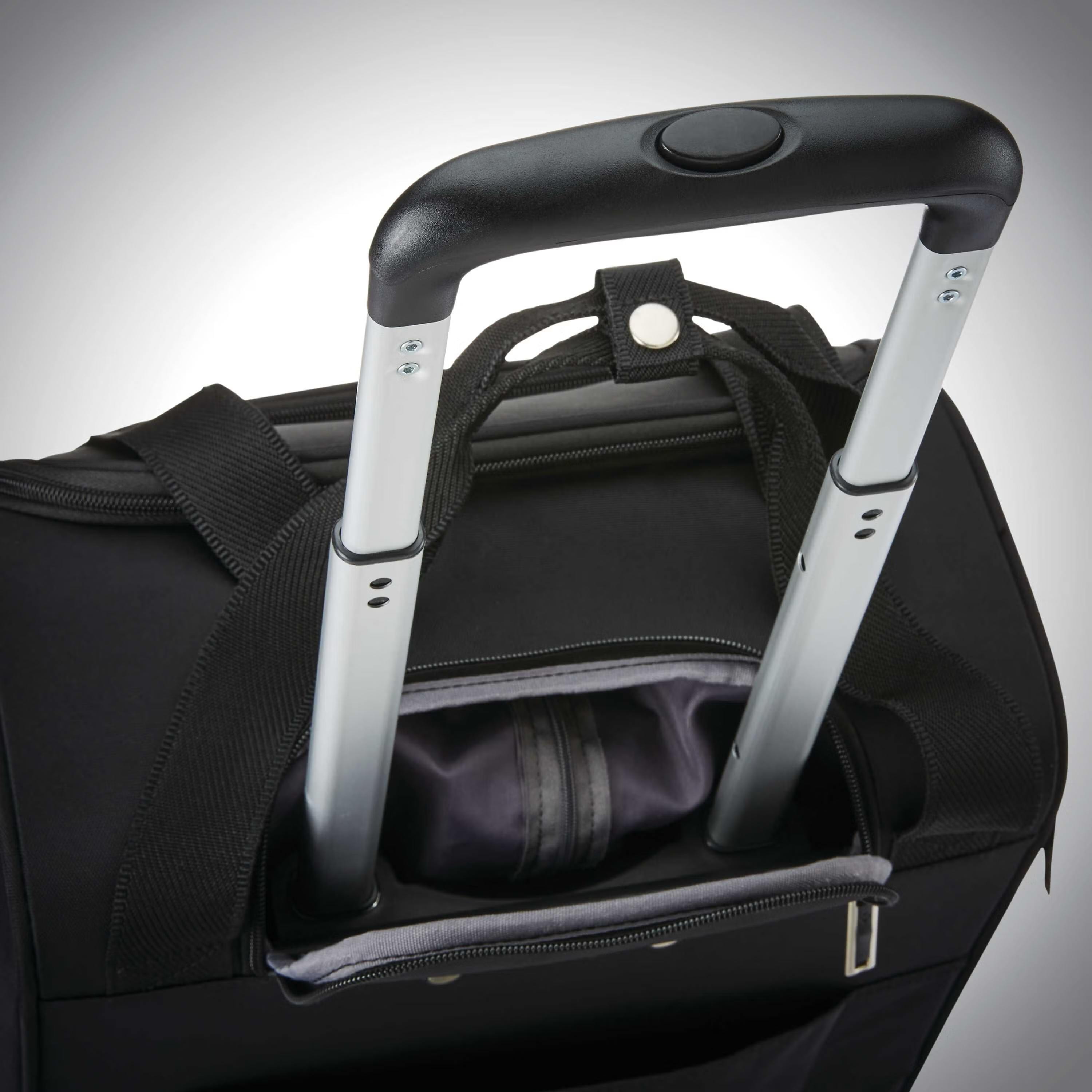 Samsonite Wheeled Underseater Carry-On with USB Port